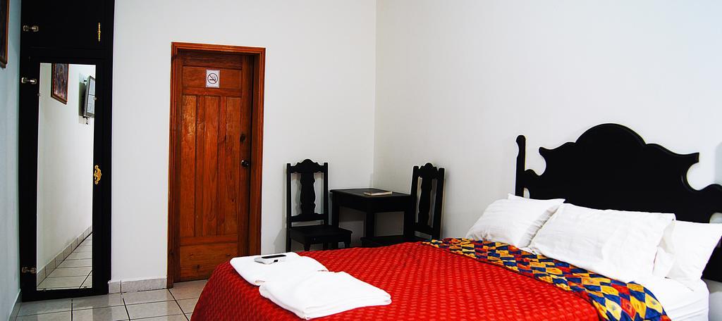 Uw Oasis Hotel La Ceiba Quarto foto