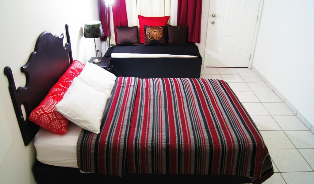 Uw Oasis Hotel La Ceiba Quarto foto